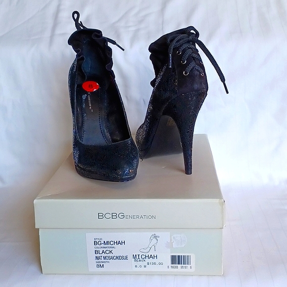 BCBGeneration "Michah" Suede Ruffle/Corset Pump Style Heel NEW- Sz. 8 - Picture 14 of 14